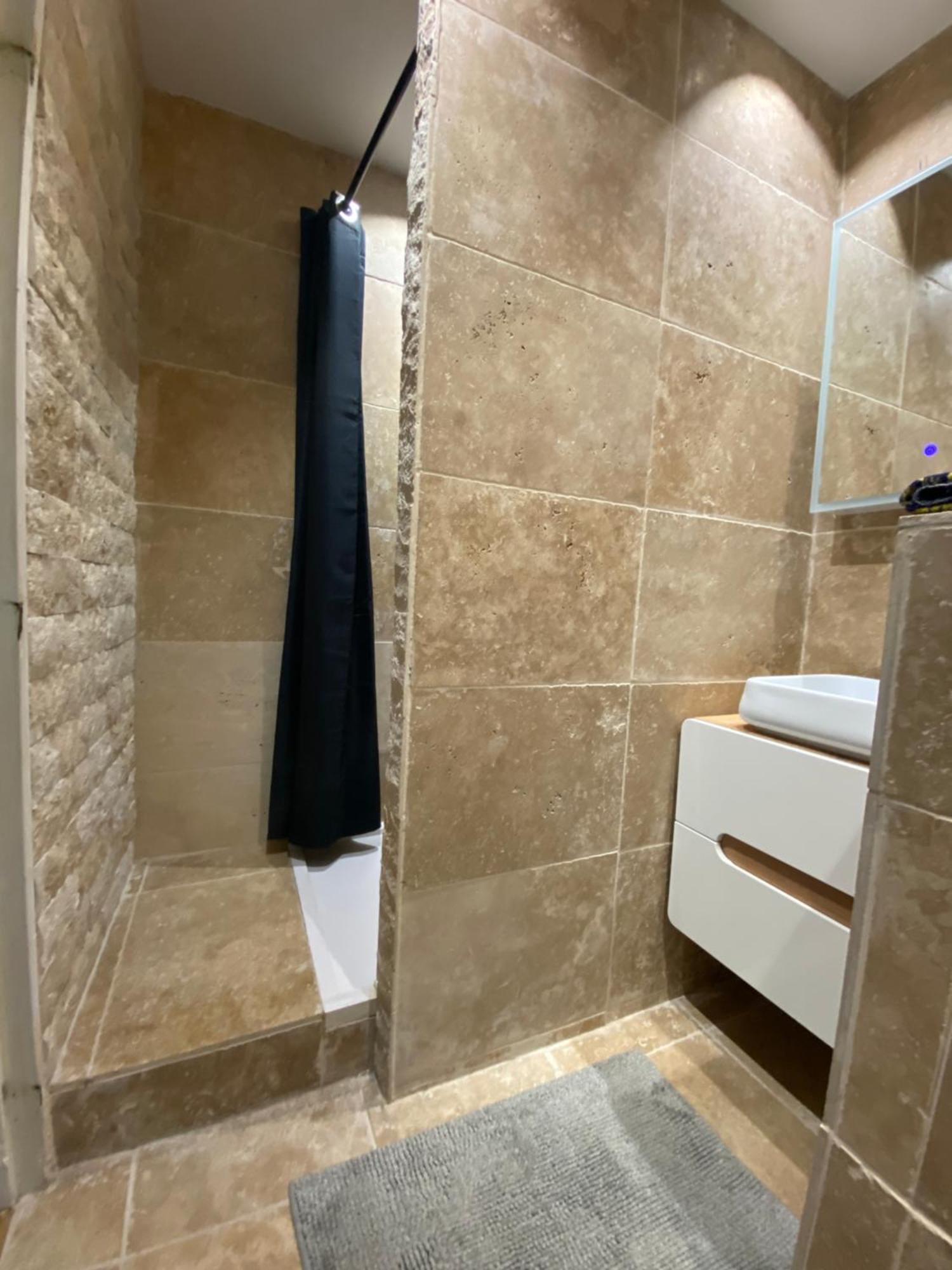 Appartement Cocooning, Design, Confort & Balcon Saint-Denis  Ngoại thất bức ảnh